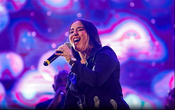 Ale Ferraz se apresentou neste dia 0506 no arraia do povo Em Aracaju Sergipe - nt